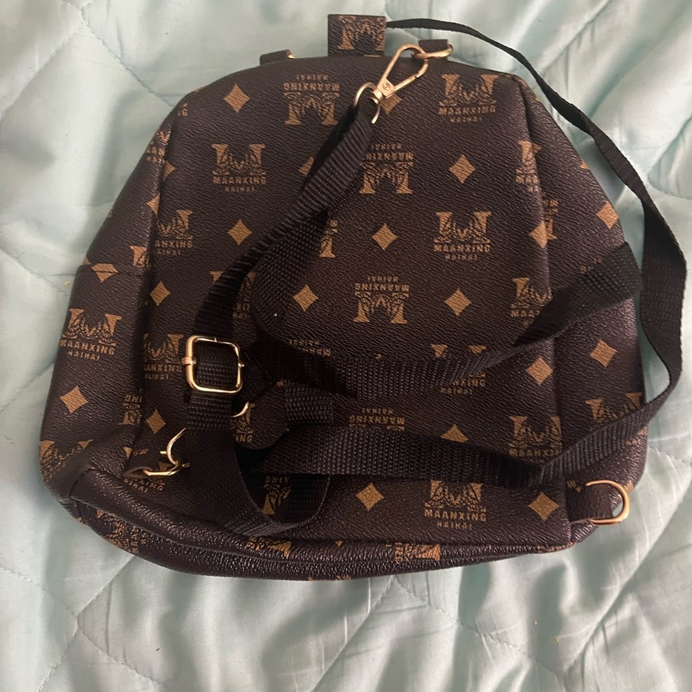 Brown Elephant Backpack - Picture 2 of 2